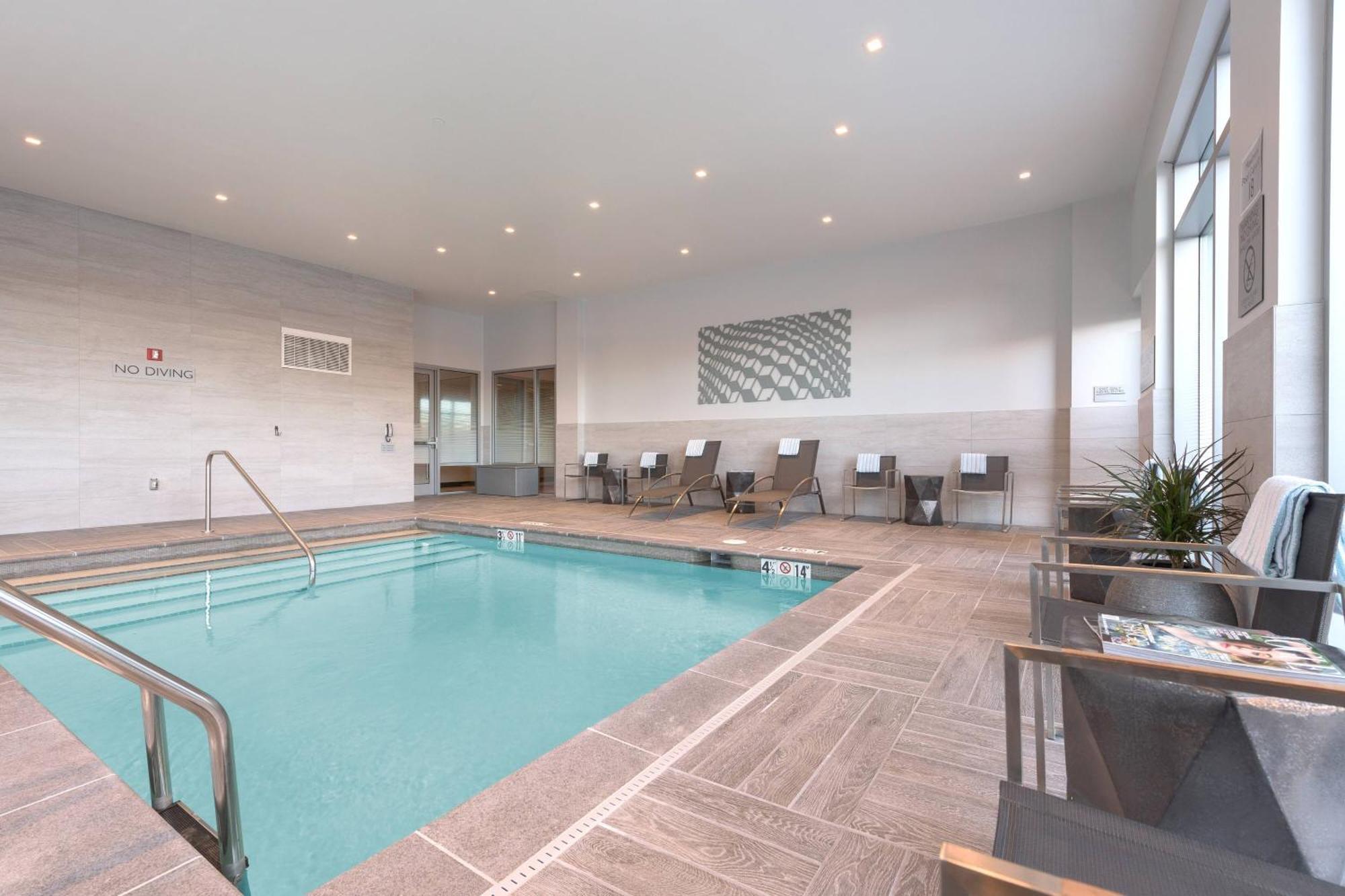 Ac Hotel By Marriott Boston North Medford Exterior foto